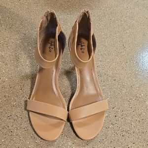 Style & Co. Women's Tan Sandals